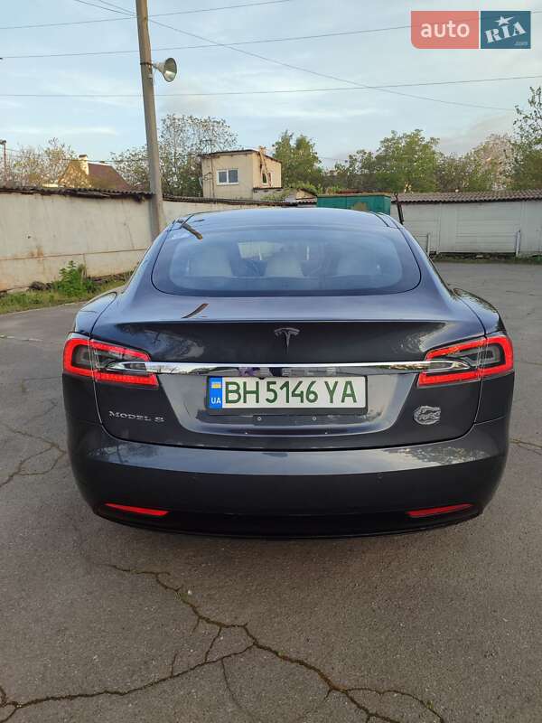 Лифтбек Tesla Model S 2016 в Одессе