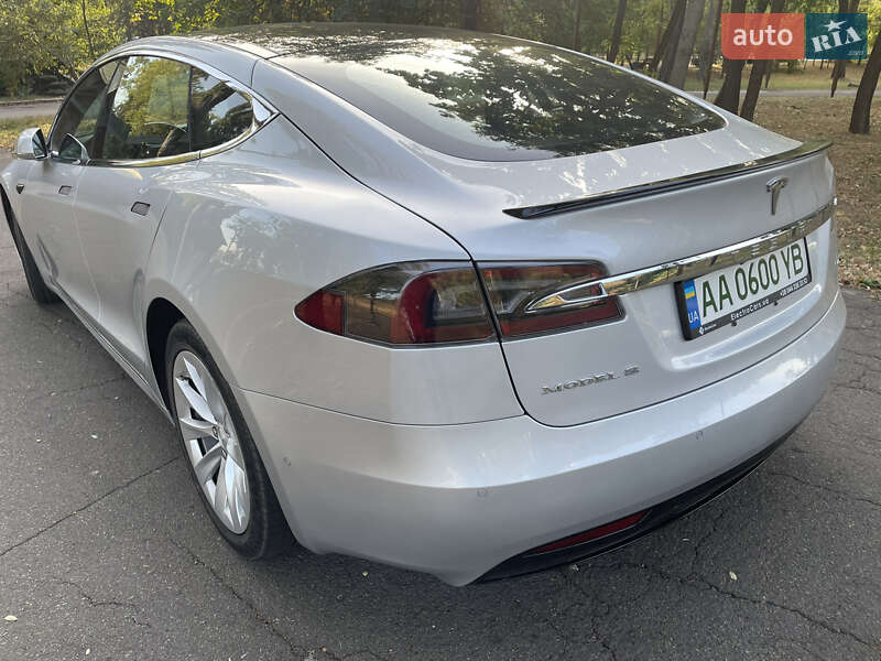 Ліфтбек Tesla Model S 2018 в Василькові