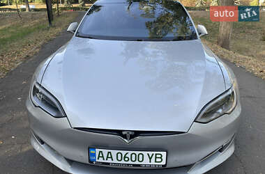 Лифтбек Tesla Model S 2018 в Василькове