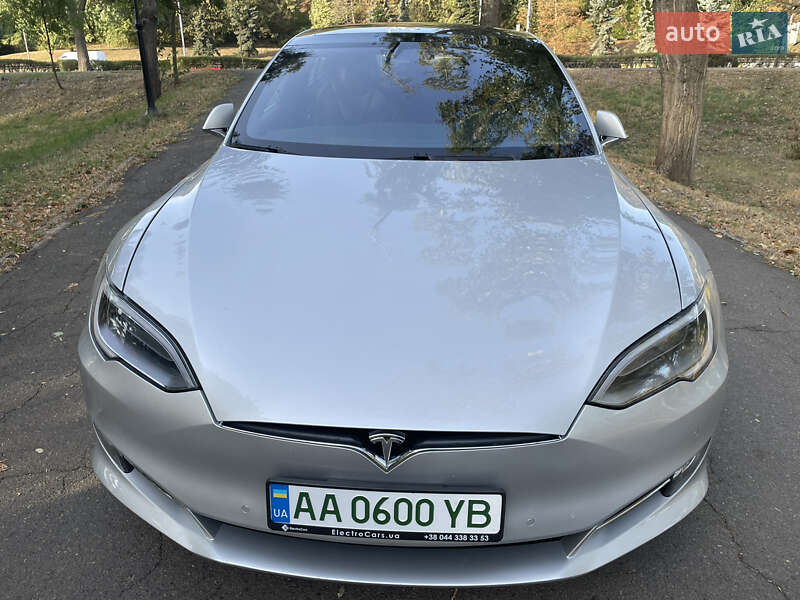 Ліфтбек Tesla Model S 2018 в Василькові
