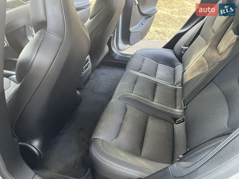 Ліфтбек Tesla Model S 2018 в Василькові