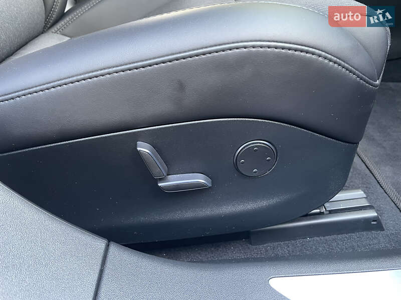 Ліфтбек Tesla Model S 2018 в Василькові