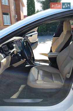 Лифтбек Tesla Model S 2015 в 