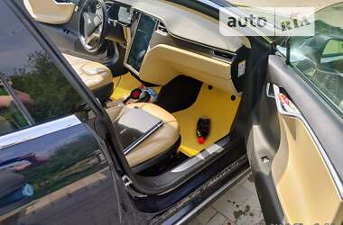 Ліфтбек Tesla Model S 2015 в Чемерівцях фото 12 Ліфтбек Tesla Model S 2015 в Чемерівцях