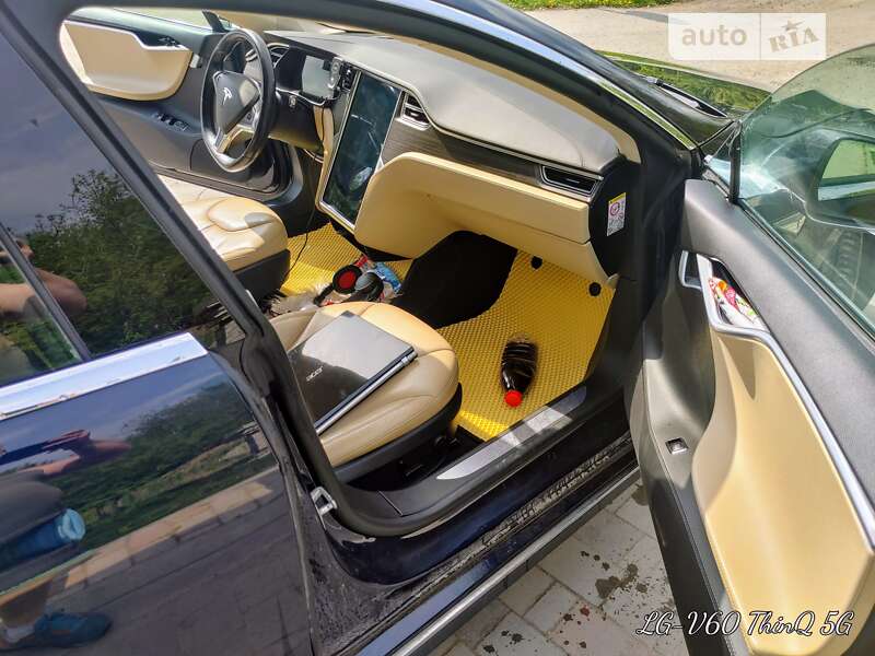 Ліфтбек Tesla Model S 2015 в Чемерівцях фото 12 Ліфтбек Tesla Model S 2015 в Чемерівцях