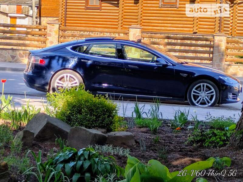 Ліфтбек Tesla Model S 2015 в Чемерівцях фото 11 Ліфтбек Tesla Model S 2015 в Чемерівцях