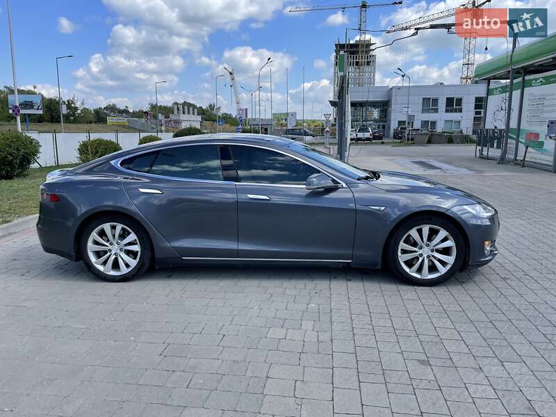 Лифтбек Tesla Model S 2014 в Ивано-Франковске