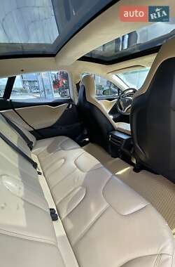 Лифтбек Tesla Model S 2014 в 