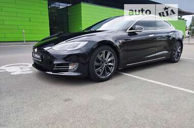 Лифтбек Tesla Model S 2021 в Киеве