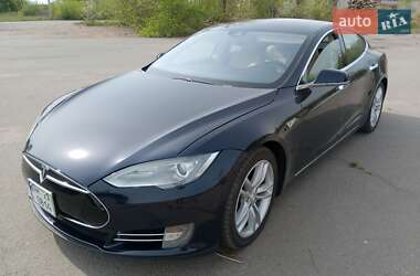 Ліфтбек Tesla Model S 2015 в Києві