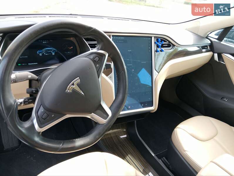 Ліфтбек Tesla Model S 2015 в Києві