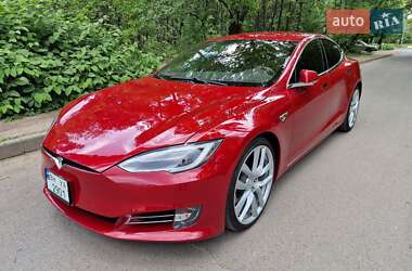 Лифтбек Tesla Model S 2016 в Киеве
