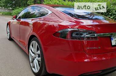 Лифтбек Tesla Model S 2016 в Киеве