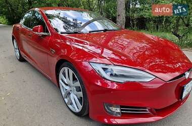 Лифтбек Tesla Model S 2016 в Киеве