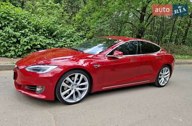 Лифтбек Tesla Model S 2016 в Киеве