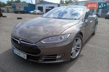 Лифтбек Tesla Model S 2016 в 