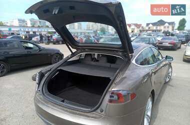 Лифтбек Tesla Model S 2016 в Черкассах