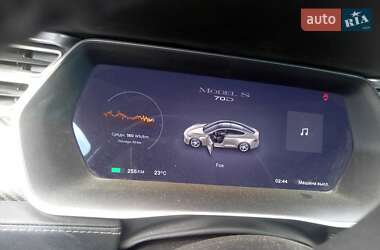 Лифтбек Tesla Model S 2016 в Черкассах