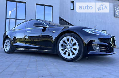 Лифтбек Tesla Model S 2017 в Виноградове