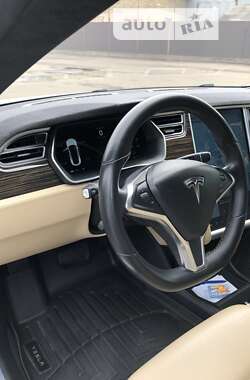 Ліфтбек Tesla Model S 2016 в Івано-Франківську