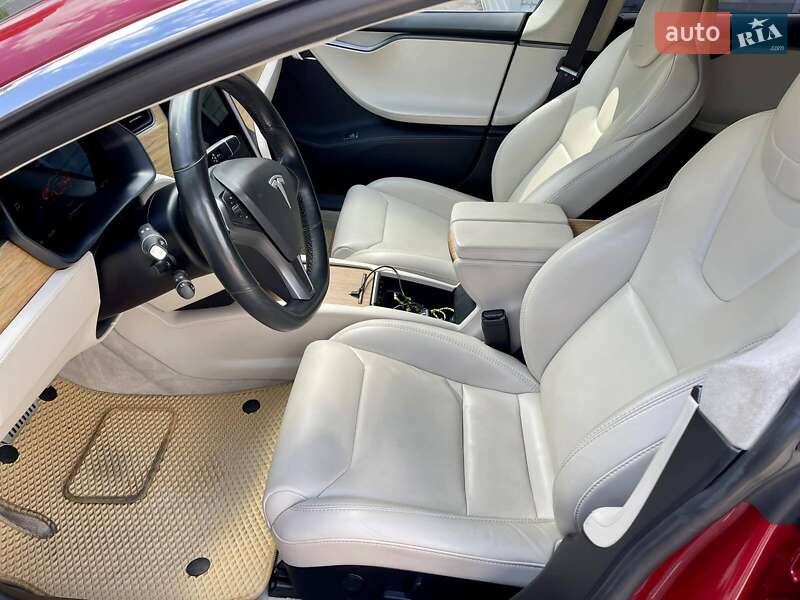 Лифтбек Tesla Model S 2019 в Киеве