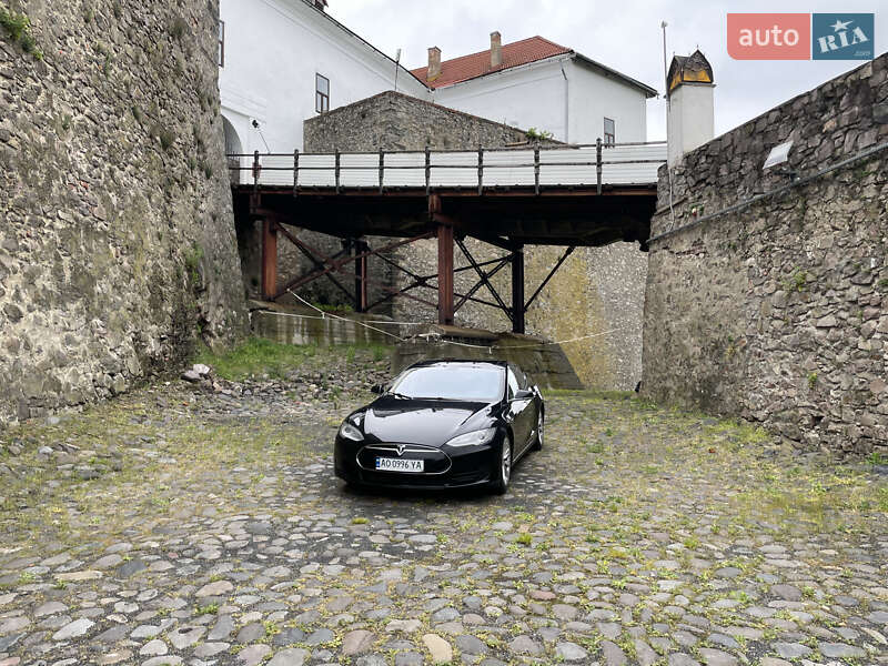 Ліфтбек Tesla Model S 2013 в Краматорську фото 4 Ліфтбек Tesla Model S 2013 в Краматорську