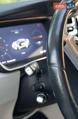 Лифтбек Tesla Model S 2015 в 
