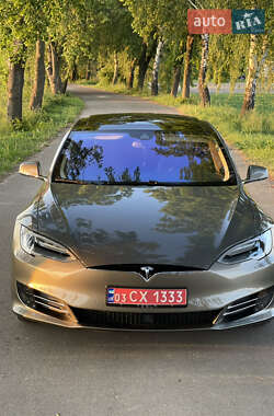 Лифтбек Tesla Model S 2015 в 