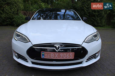 Ліфтбек Tesla Model S 2015 в Львові