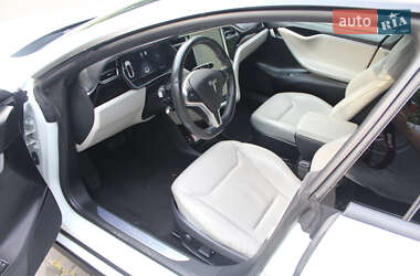 Ліфтбек Tesla Model S 2015 в Львові
