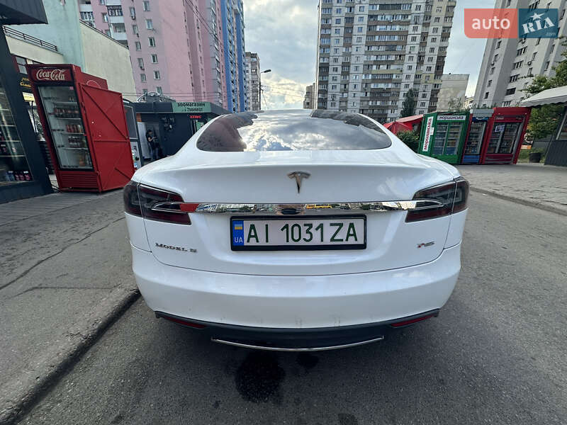Лифтбек Tesla Model S 2013 в Киеве фото 2 Лифтбек Tesla Model S 2013 в Киеве