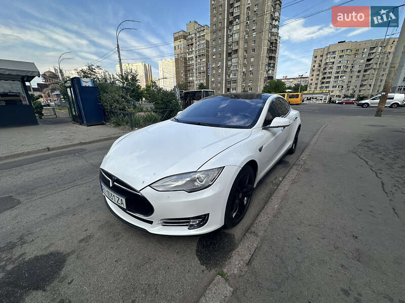 Лифтбек Tesla Model S 2013 в Киеве фото 3 Лифтбек Tesla Model S 2013 в Киеве