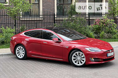 Лифтбек Tesla Model S 2016 в Киеве