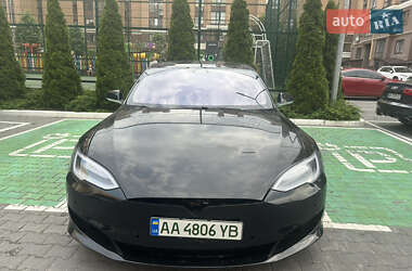 Лифтбек Tesla Model S 2016 в Киеве