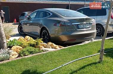 Лифтбек Tesla Model S 2016 в 