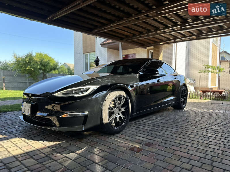 Лифтбек Tesla Model S 2022 в Киеве