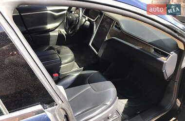 Лифтбек Tesla Model S 2013 в 