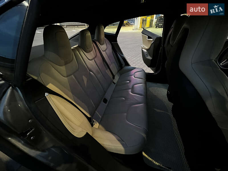 Лифтбек Tesla Model S 2015 в Киеве фото 19 Лифтбек Tesla Model S 2015 в Киеве