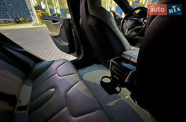 Ліфтбек Tesla Model S 2015 в 