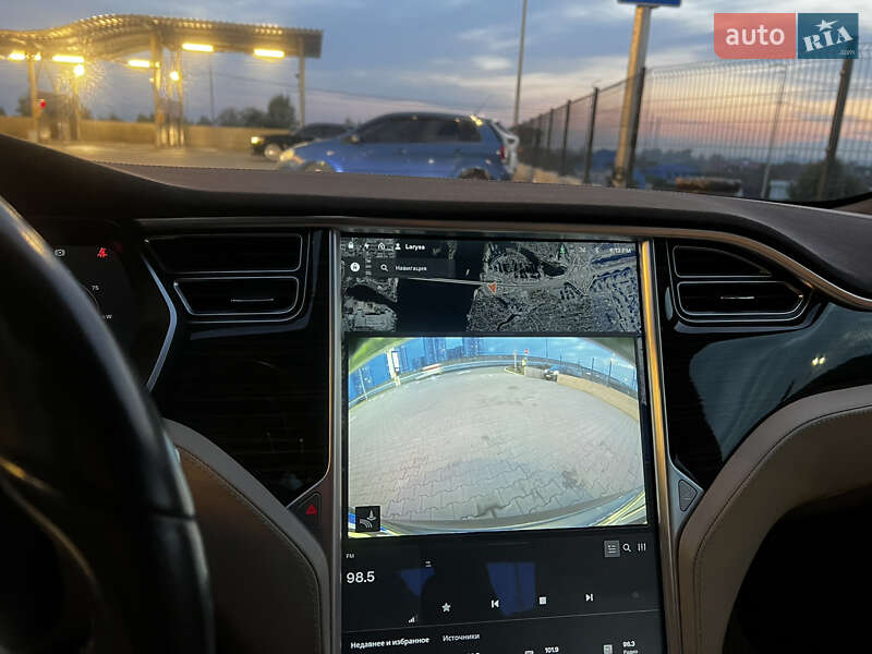 Лифтбек Tesla Model S 2015 в Киеве фото 29 Лифтбек Tesla Model S 2015 в Киеве