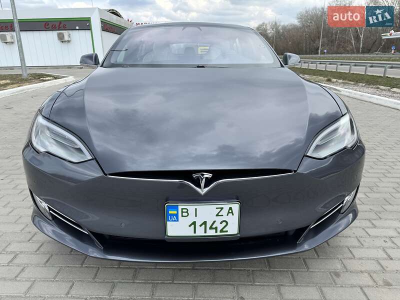 Лифтбек Tesla Model S 2020 в 