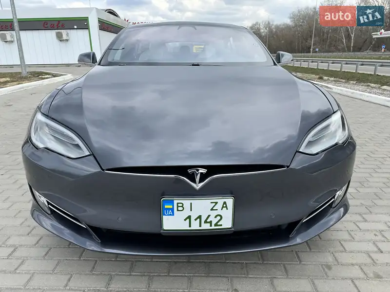 Лифтбек Tesla Model S 2020 в 