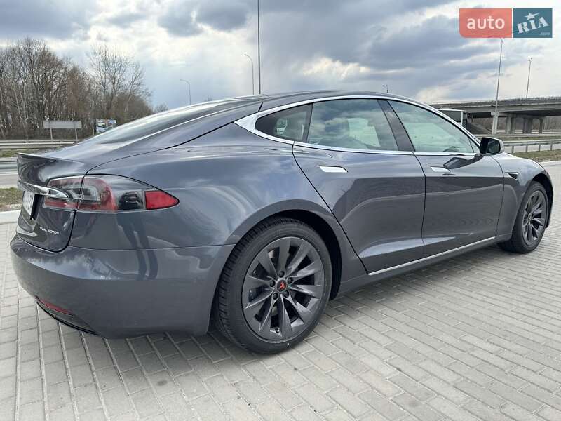 Ліфтбек Tesla Model S 2020 в Полтаві