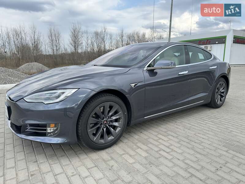 Ліфтбек Tesla Model S 2020 в Полтаві