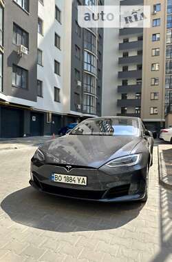 Ліфтбек Tesla Model S 2017 в Тернополі