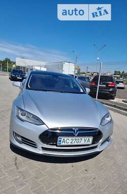 Лифтбек Tesla Model S 2013 в Нововолынске