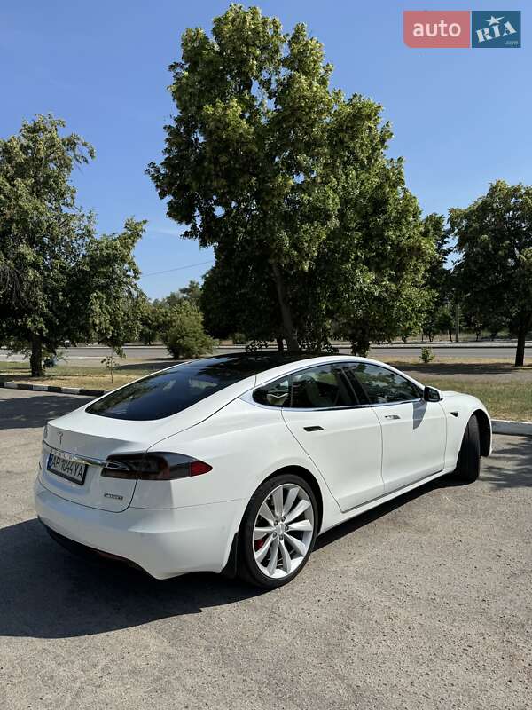 Ліфтбек Tesla Model S 2017 в Запоріжжі