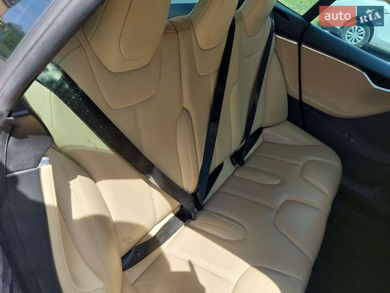 Лифтбек Tesla Model S 2014 в Тернополе