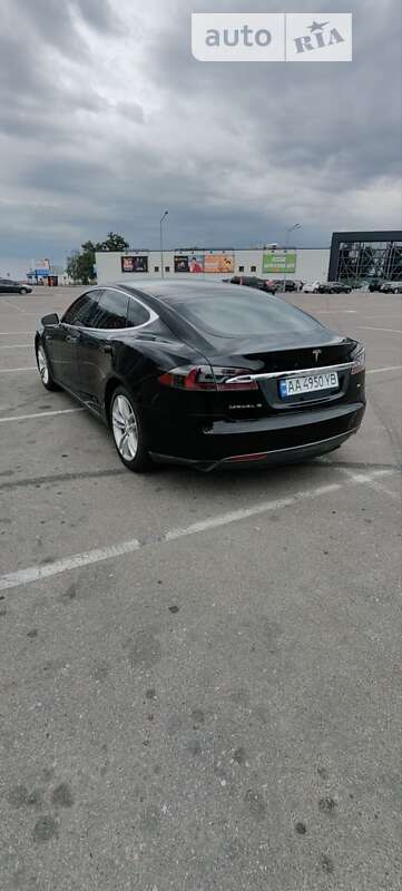 Лифтбек Tesla Model S 2013 в Киеве