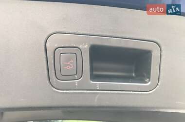 Ліфтбек Tesla Model S 2017 в Києві